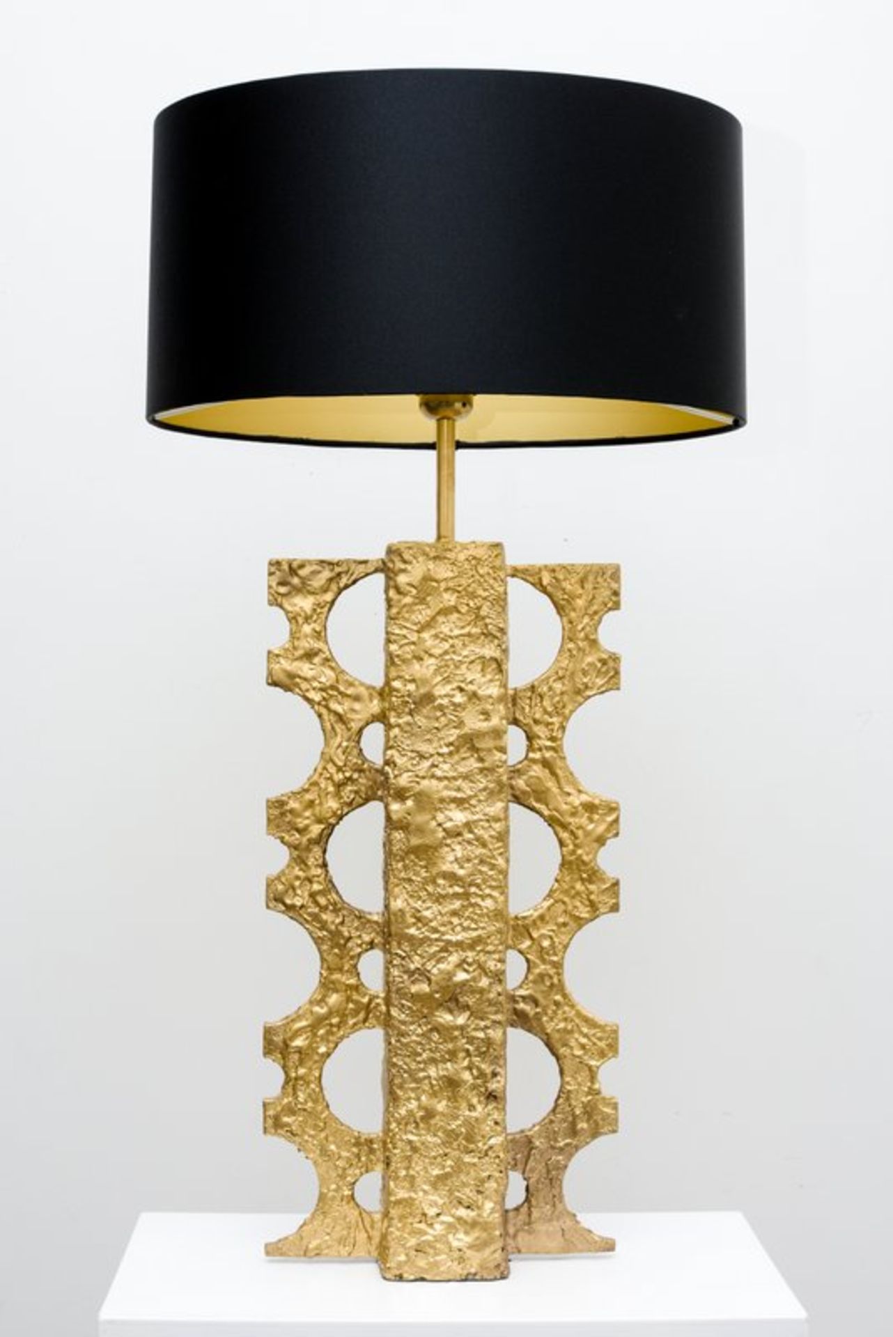 Artist: Rinat - ‘Majestic” - single table lamp, hand crafted
