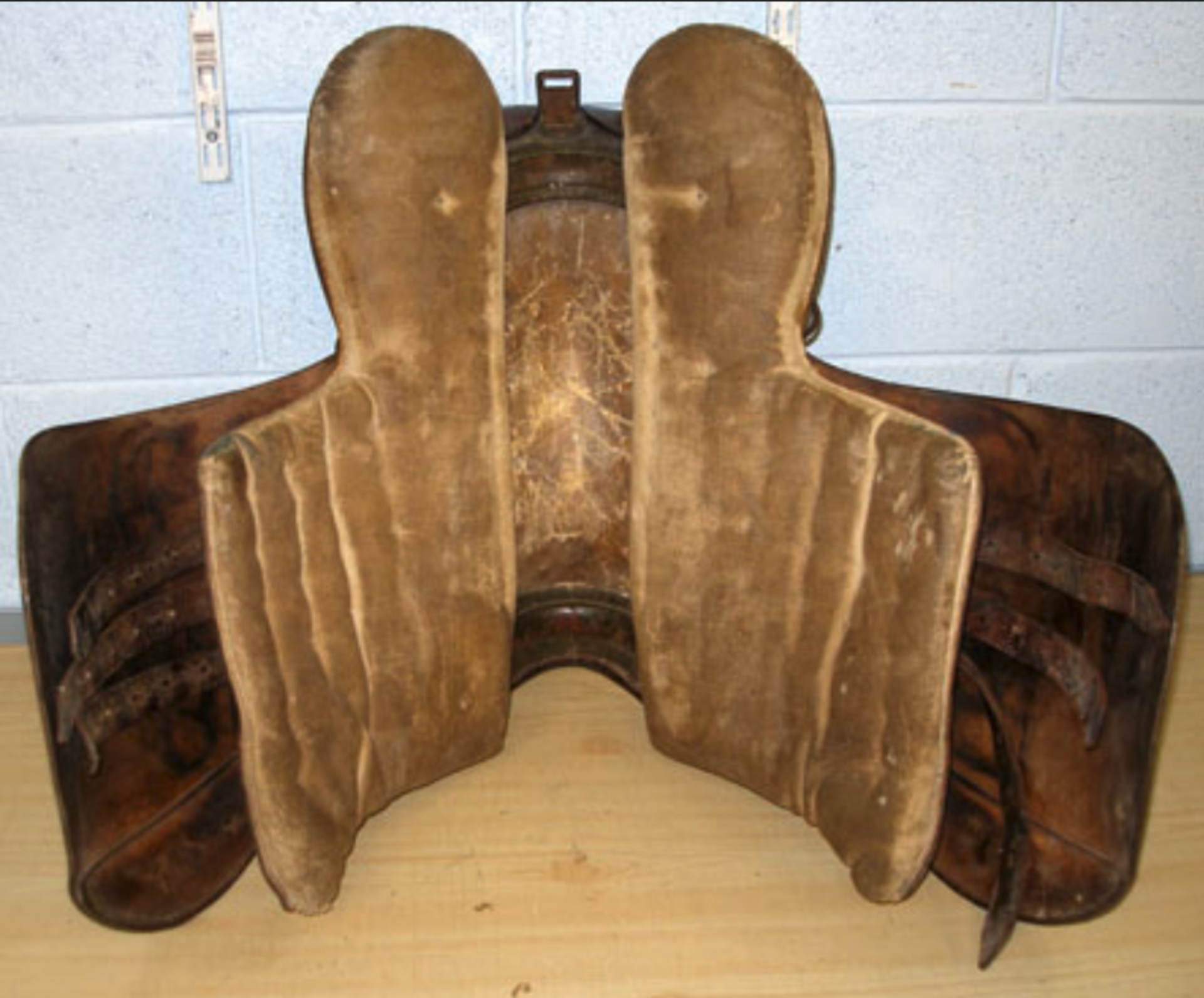 1936 German Military Leather Cavalry Saddle. - Image 3 of 3