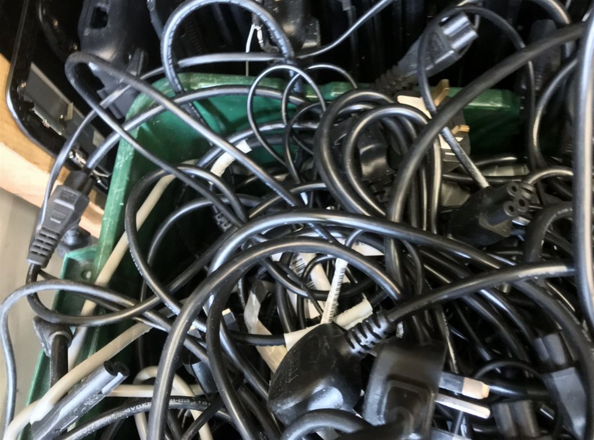Approx 150x Power Cables Kettle, Clover Leaf and Others - Majority 3 Pin - Image 3 of 4
