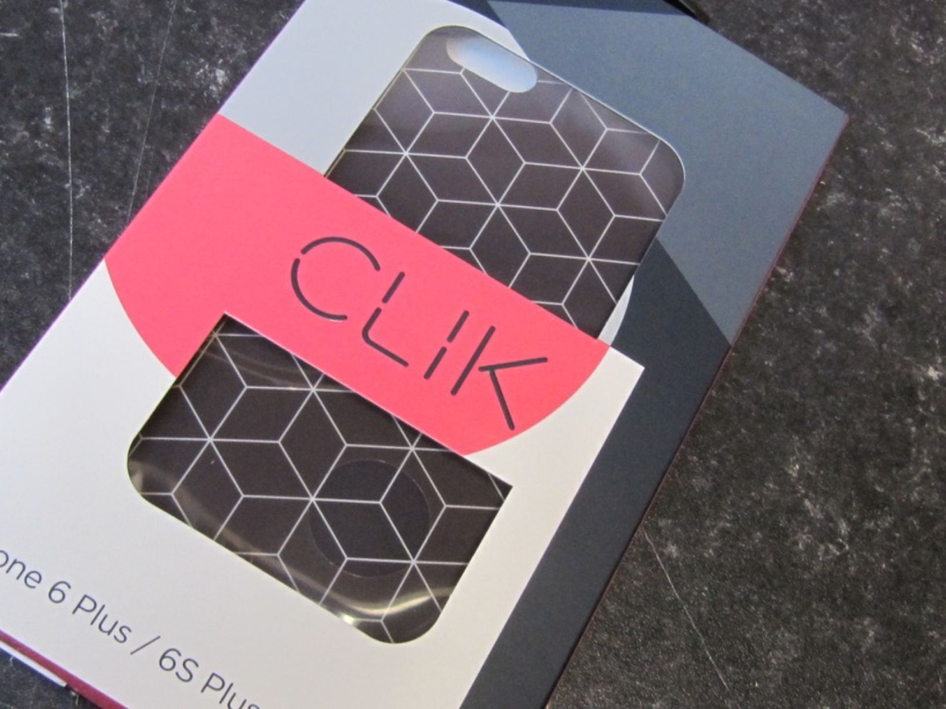 90 x iPhone and iPad cases. Brand new stock. No vat on Hammer. Shipping available. - Image 6 of 11