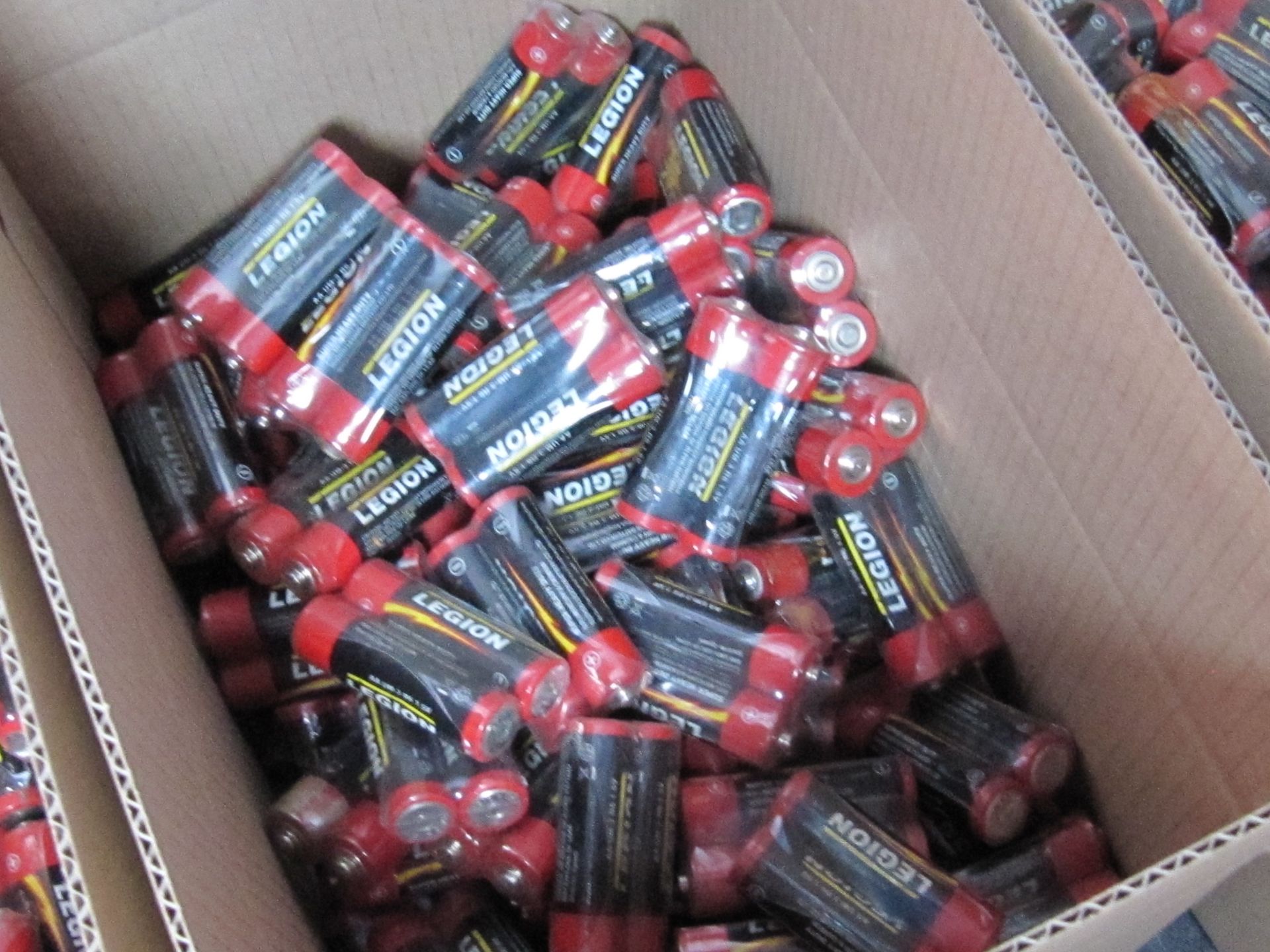 78 x AA Batteries. New stock. No vat on Hammer. Shipping available.