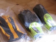 3 Pairs of Quality Work Gloves. Brand new stock. No vat on Hammer. Shipping available.