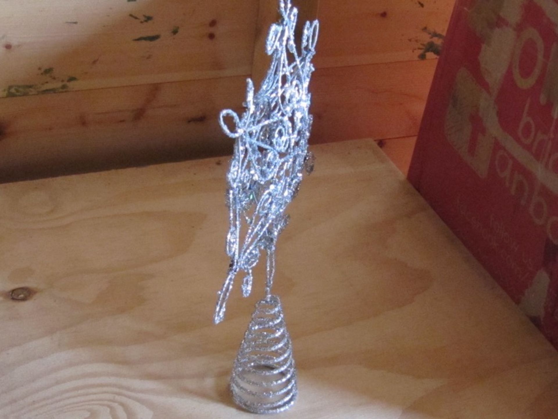 Christmas Star, Tree Topper. Brand new Stock. No vat on Hammer. Shipping available. - Image 3 of 7