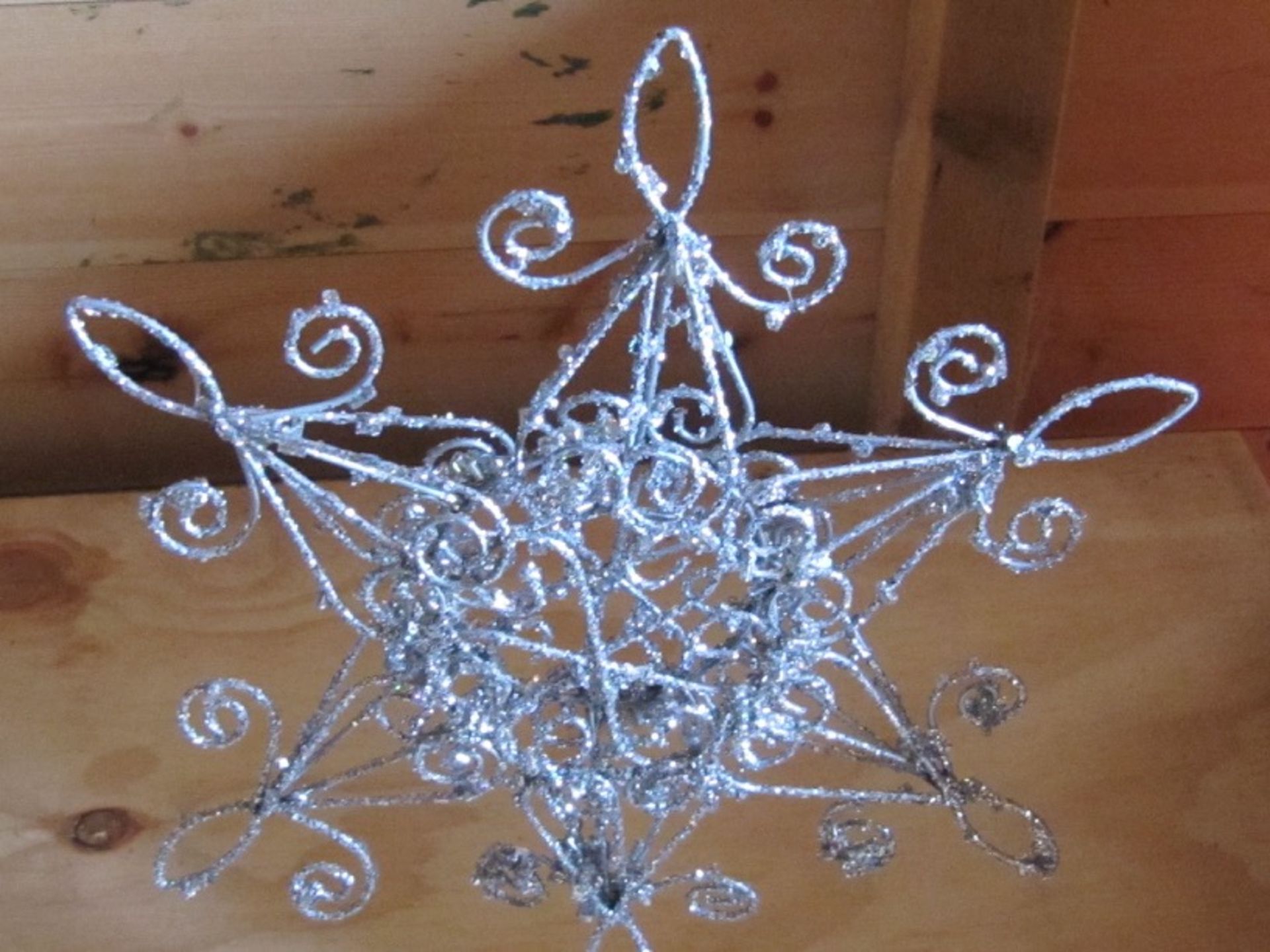 Christmas Star, Tree Topper. Brand new Stock. No vat on Hammer. Shipping available. - Image 2 of 7