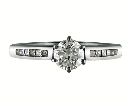 Solitaire Diamond Ring with Shoulder Diamonds - Image 2 of 3