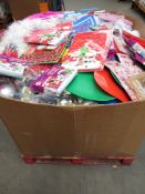 (M113) LARGE PALLET TO CONTAIN 100'S OF VARIOUS CHRISTMAS, HOMEWARE & TOY ITEMS SUCH AS:GIANT FLY