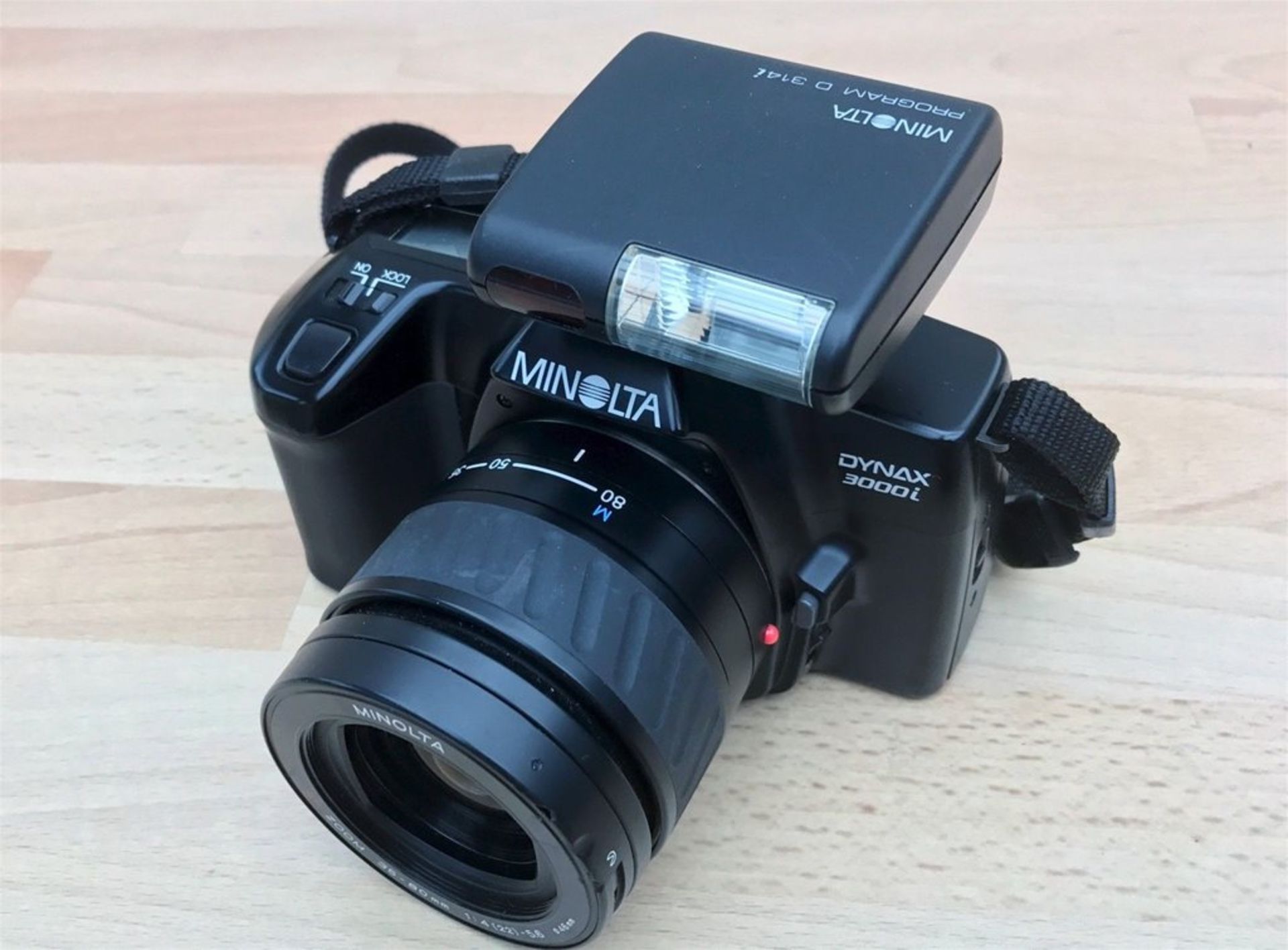 Minolta Dynax 3000i AF SLR Body 45-80mm 1:4 (22) -56 AF Zoom Lens + Accessories - Image 2 of 5