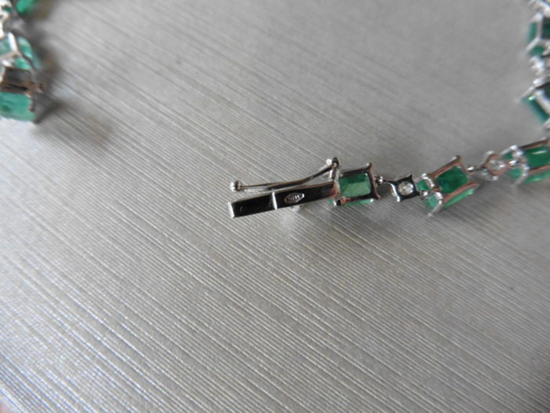 6ct emerald and diamond bracelet.Set with emerald cut ( treated ) emeralds and small brilliant cut - Image 4 of 4