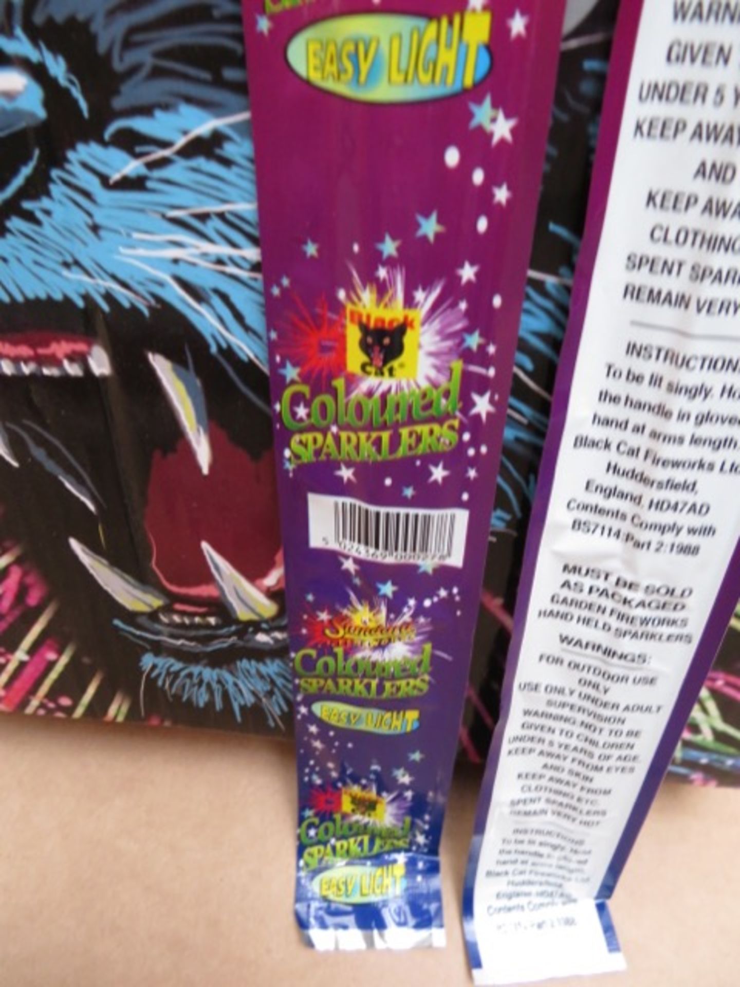 144 x Packs of 5 Black Cat Colored 10 Inch Easy Light Sparklers. RRP £1 per pack, giving this lot - Image 3 of 4