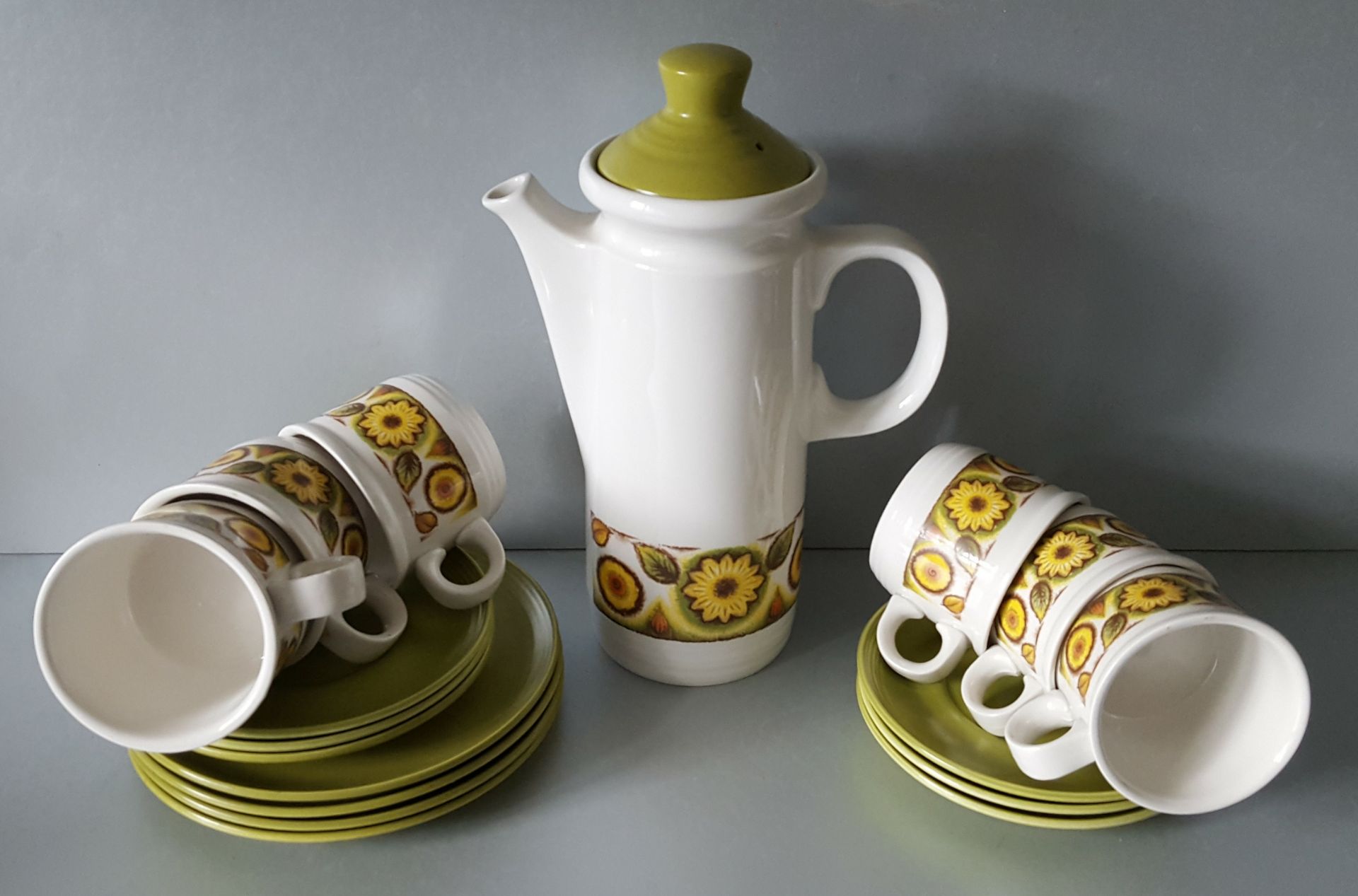 Vintage Retro Myott 'Mardigras' Coffee Pot Cups & Plates