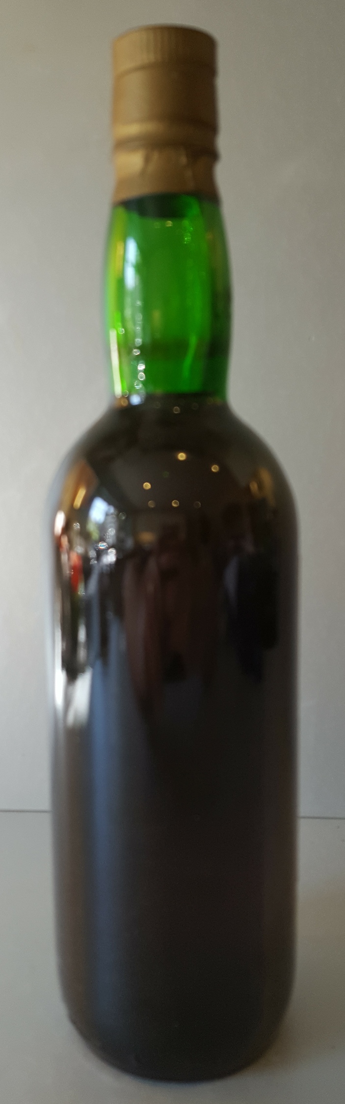1 x 70cl Bottle Vintage Peers Reserve Finest Old Vintage Character Port - Image 4 of 4