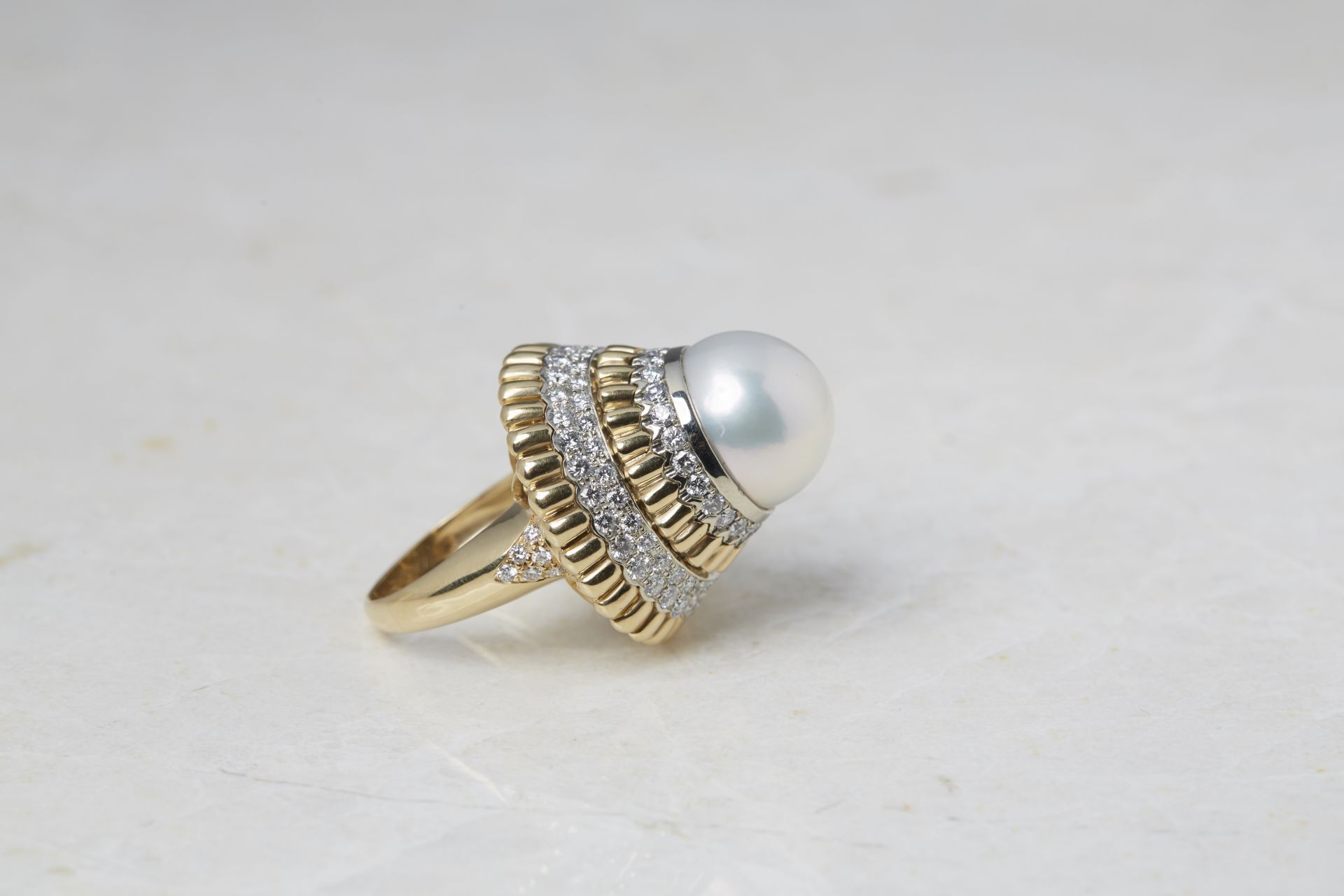 Van Cleef & Arpels 18k Yellow Gold Pearl & Diamond Ring - Image 6 of 28