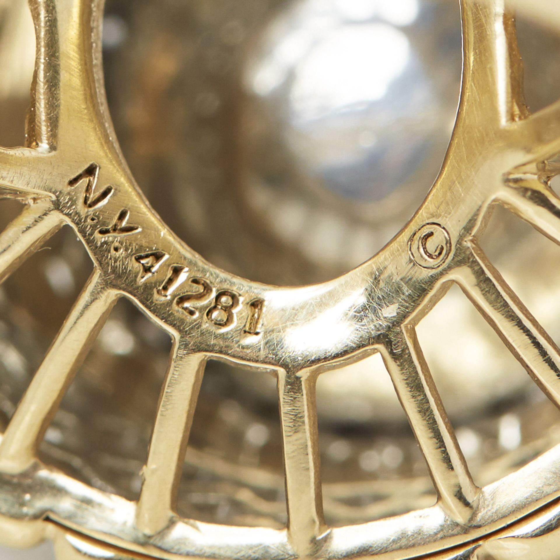 Van Cleef & Arpels 18k Yellow Gold Pearl & Diamond Ring - Image 25 of 28