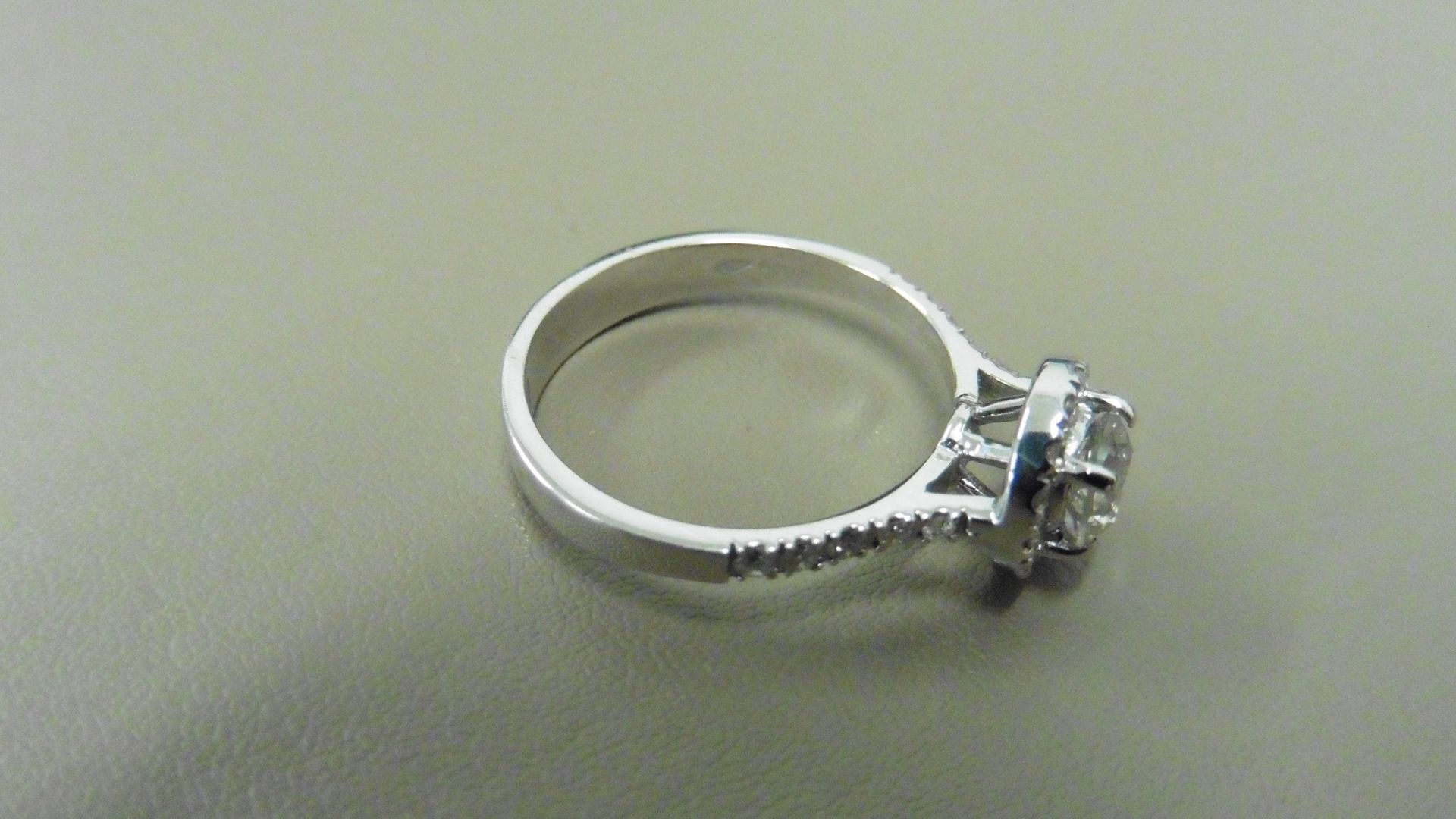 0.40ct diamond set solitaire ring set in 18ct gold. Centre stone J colour, si3 clarity with a halo - Image 3 of 4