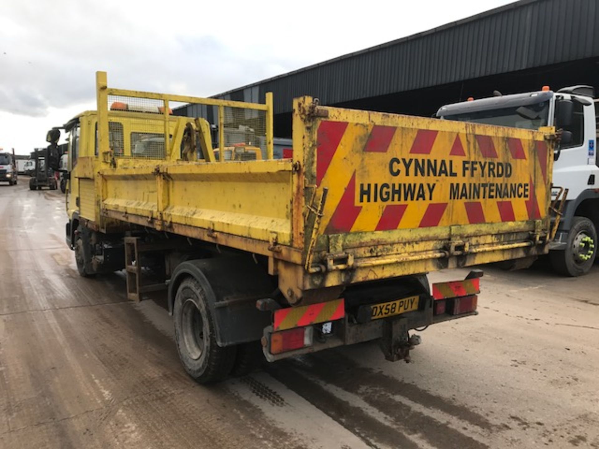 2009 Iveco Eurocargo 100E18 Hook Loader - Image 7 of 10