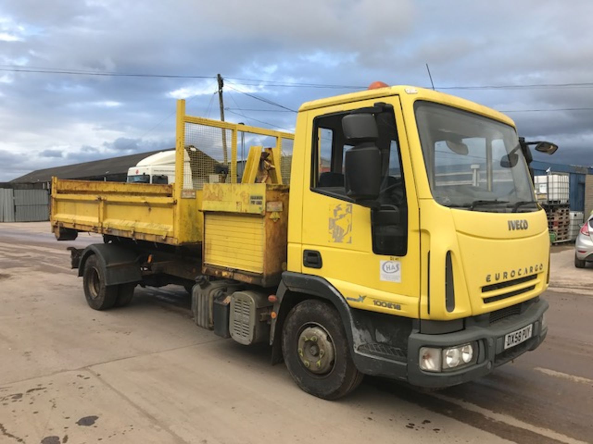 2009 Iveco Eurocargo 100E18 Hook Loader - Image 2 of 10