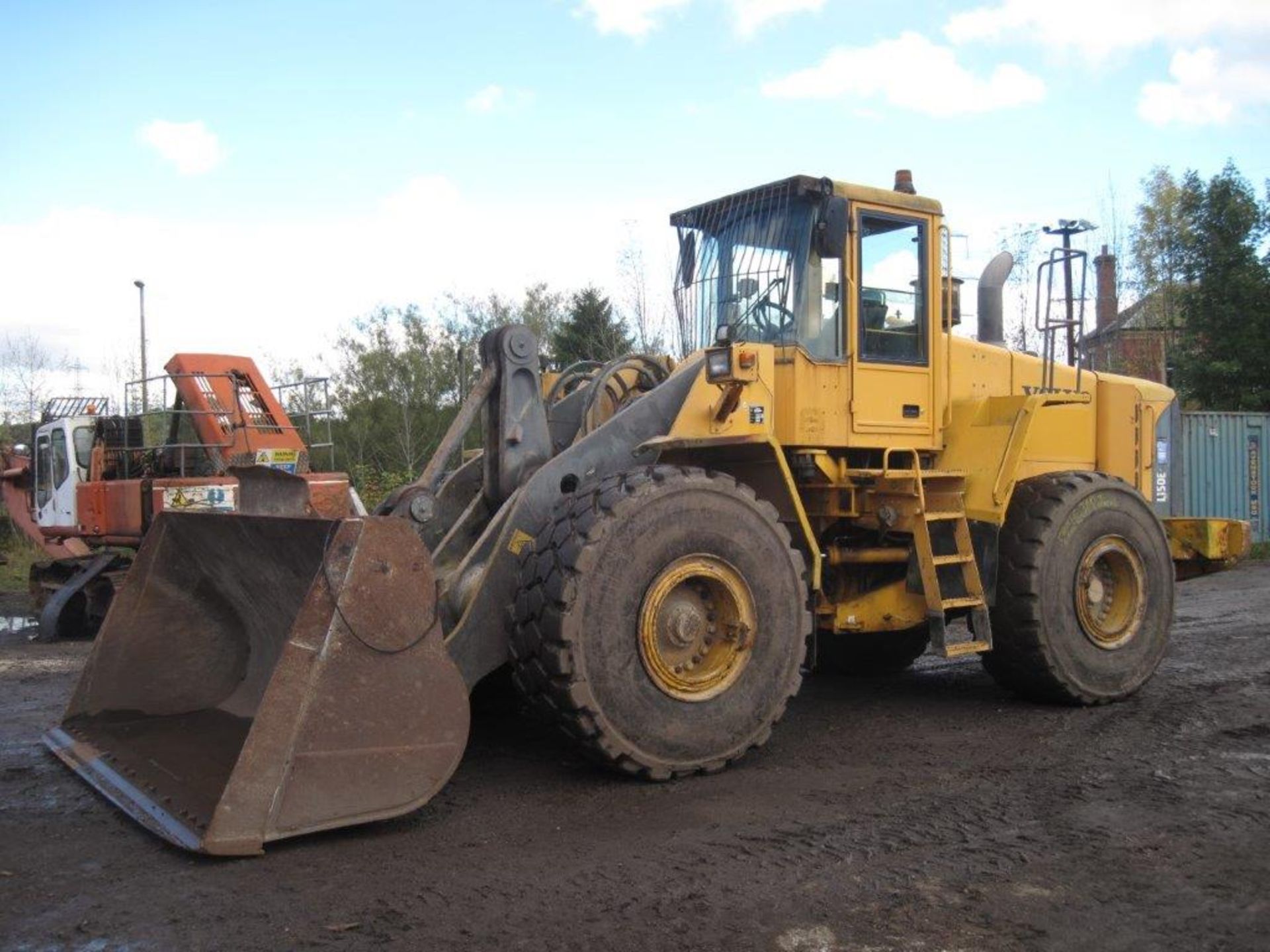 Volvo L150e Loading Shovel 2005, very good condition, original paint and well maintained - Image 3 of 3