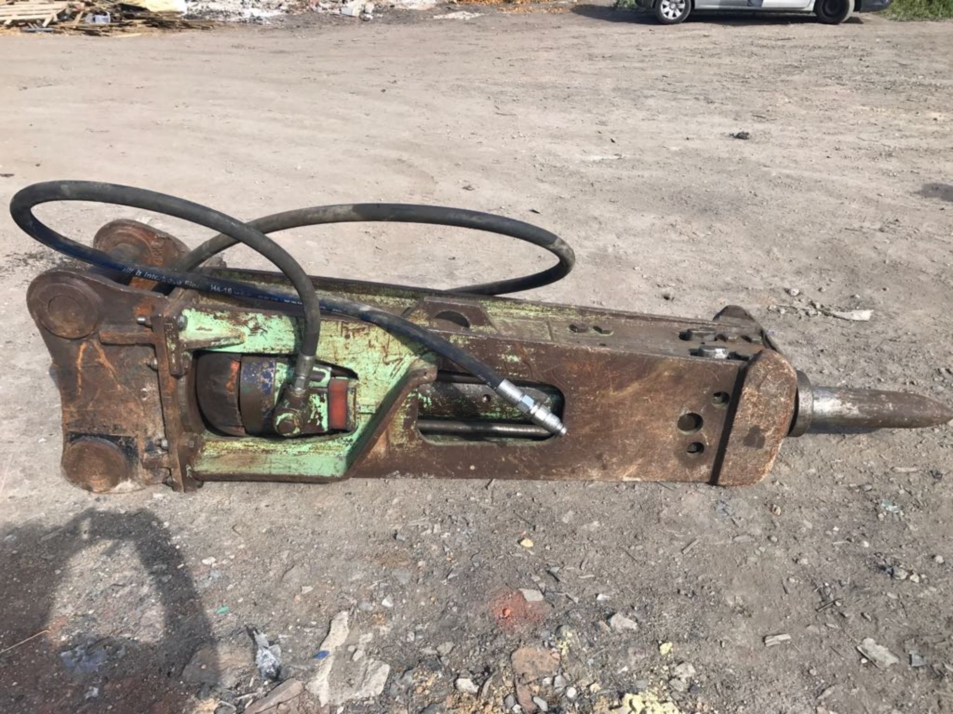 2012 Montabert V1800 Hydraulic Hammer, to fit 20-35T machine. Located Chesham.