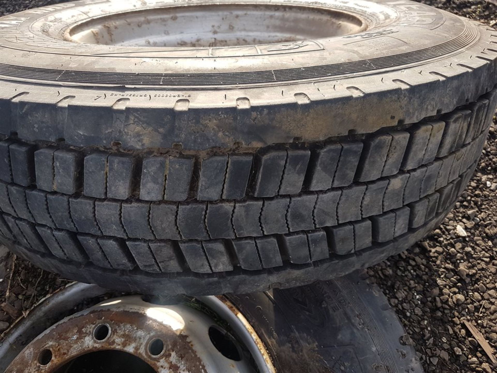 4x 295 | 80 | 22.5 Truck Rear Tyres - Image 4 of 5