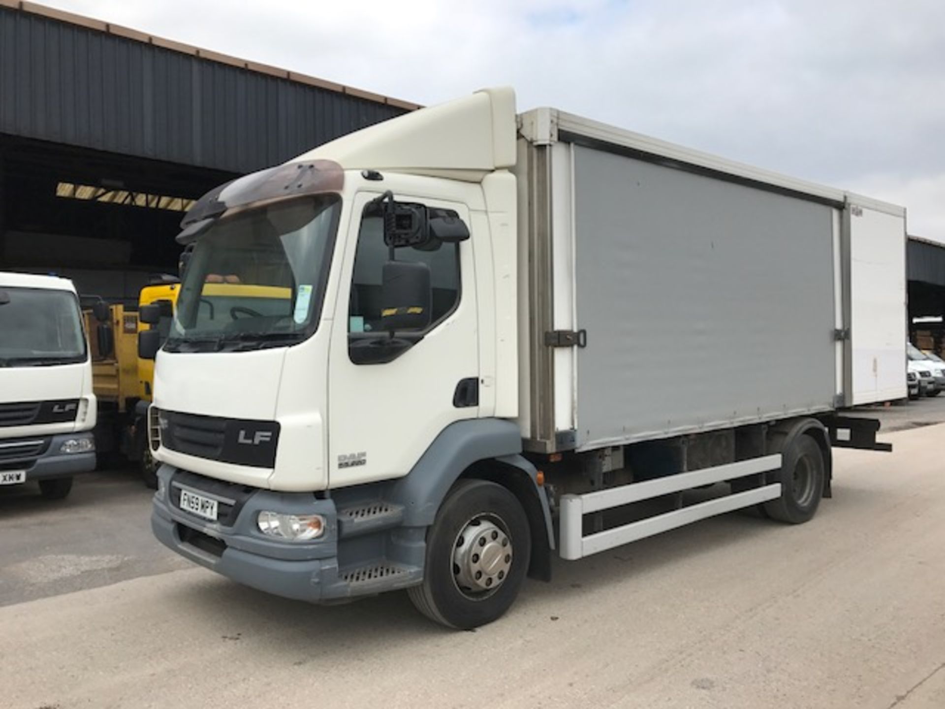 2009 DAF LF 55-220 Curtainside Fridge - Image 2 of 9