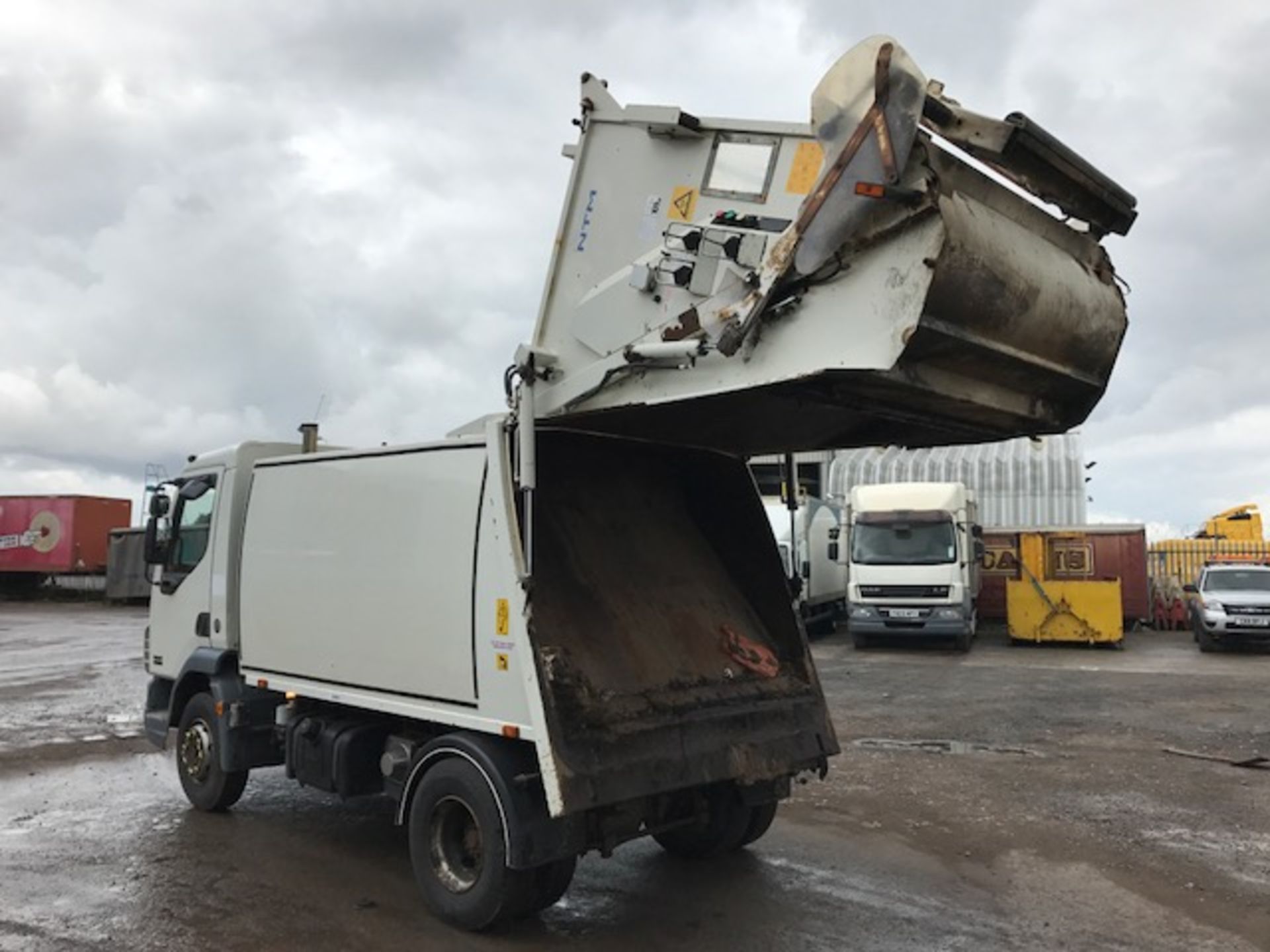 2003 DAF LF 45-180 Bin wagon