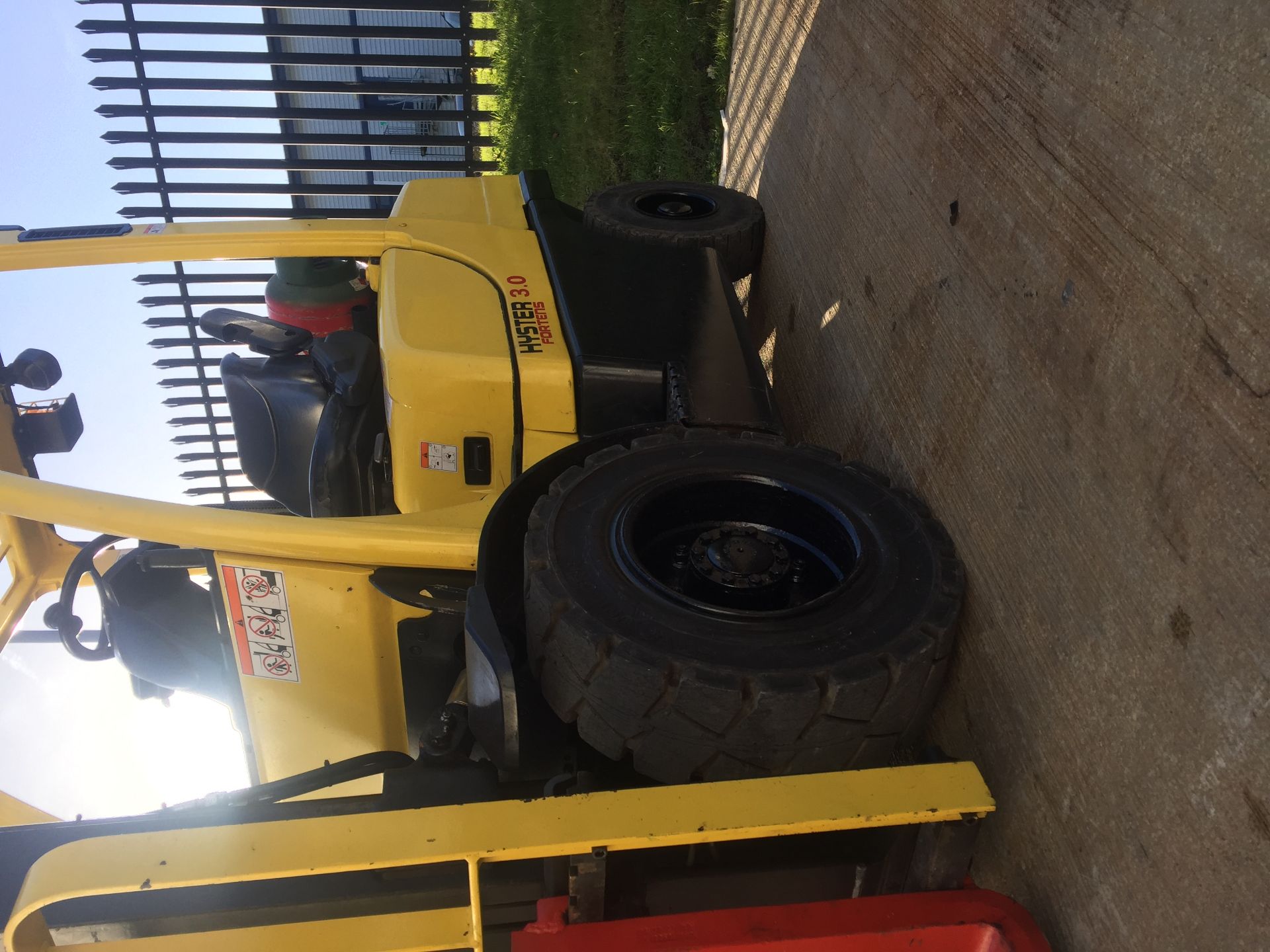 Hyster 3ton gas fork lift truck - Image 4 of 9
