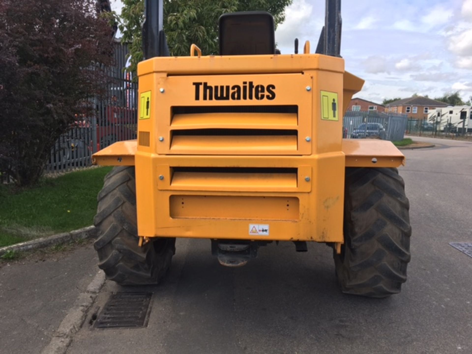 2006 Thwaites Dumper 2006, 6 Tonne swivel, repainted, very good condition. Perkins engine. - Image 4 of 6