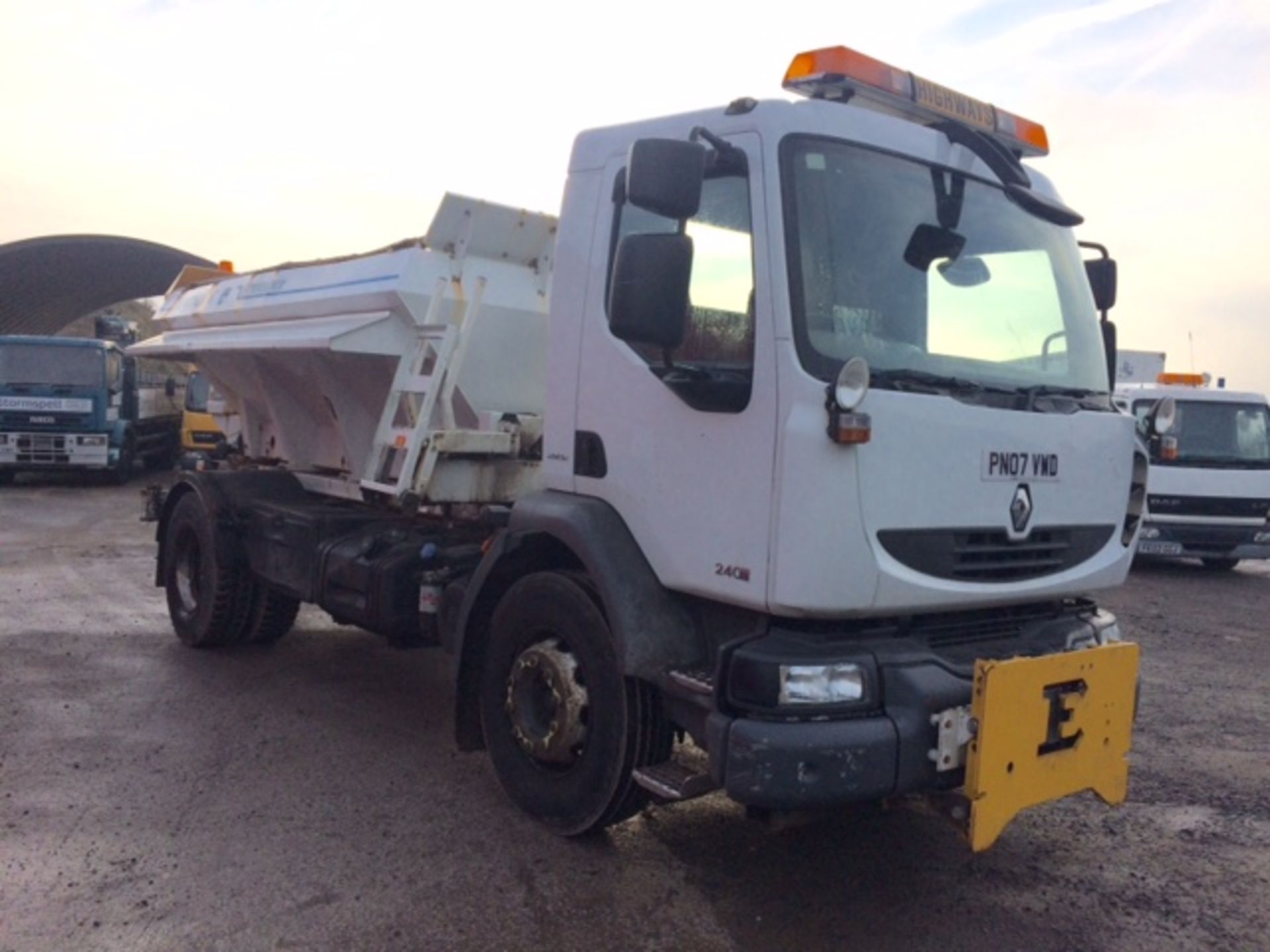 2007 Renault Midlum 240 DXi Demountable Tipper Gritter - Image 8 of 8