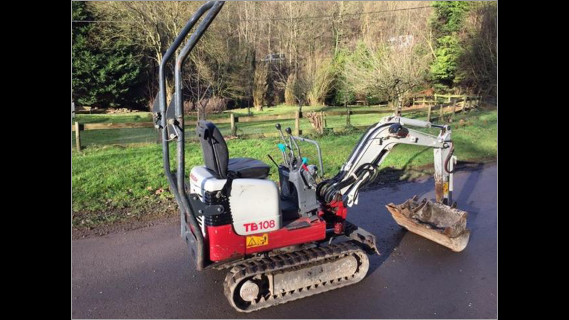 2015 Takeuchi TB018 Micro Digger - Image 4 of 11