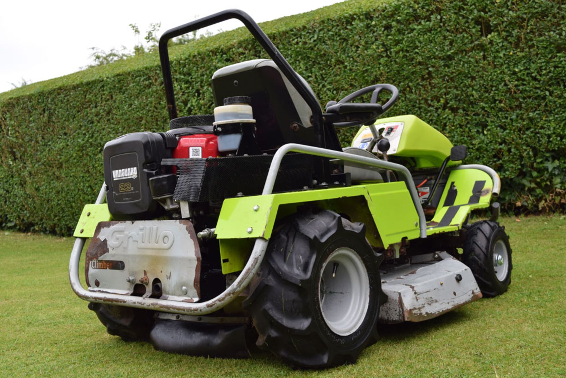 2011 Grillo Climber 9.21 Ride On Rotary Mower - Image 9 of 11