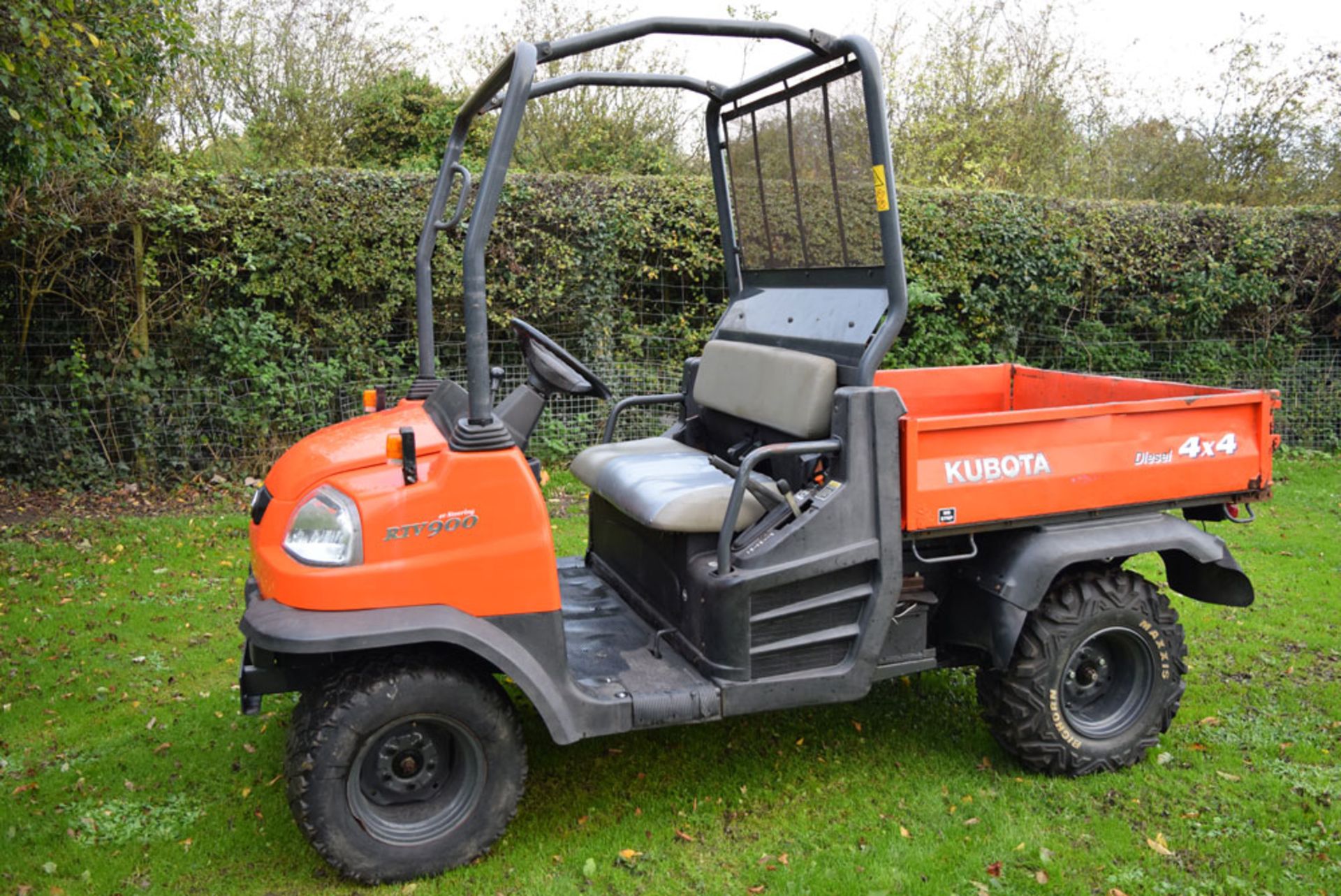 2008 Kubota RTV900 Diesel Utility Task Vehicle Hydraulic Tip - Image 8 of 12