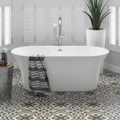 (M3) 1600x750mm Ella Freestanding Bath - Large. RRP £1,499. This gloss white free-standing bath