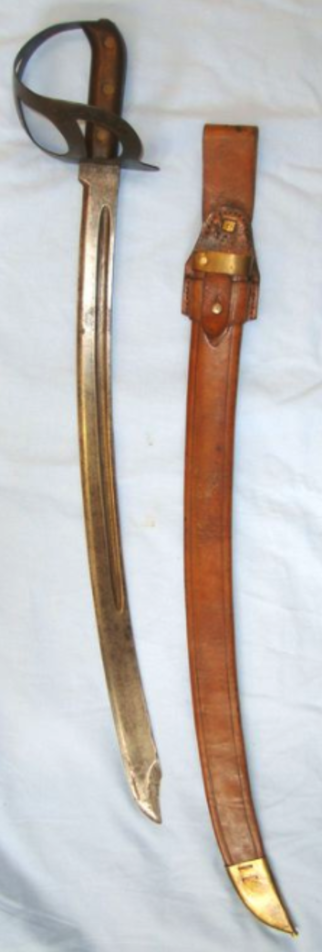 RARE, WW2 Era U.S. Manufactured Dutch Klewang M1940 Short Sword By Milsco & Leather Scabbard - Image 2 of 3