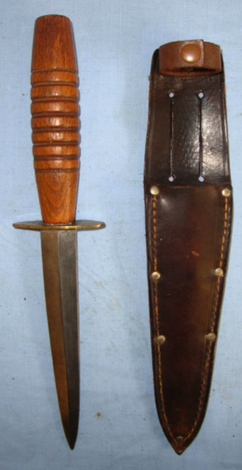 MINT, Original WW2 Wood Hilt Fairbairn- Sykes, FS Far East Commando Fighting Knife & Scabbard