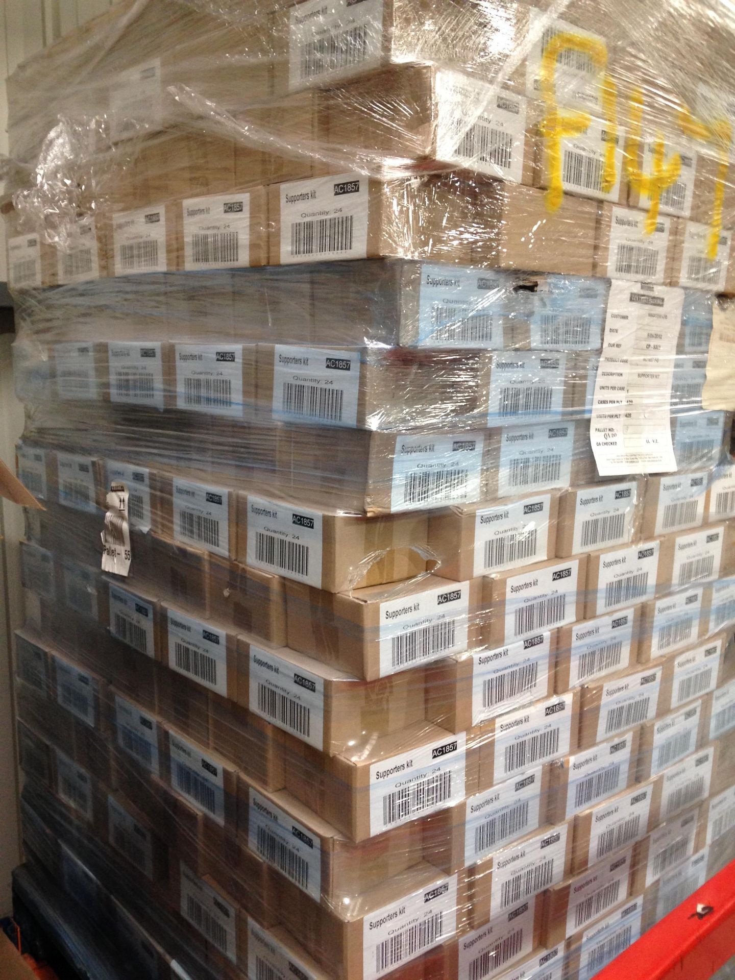 Pallet No- 1055 - Pallet of approx 320 boxes of tax disc holders - 24 per box