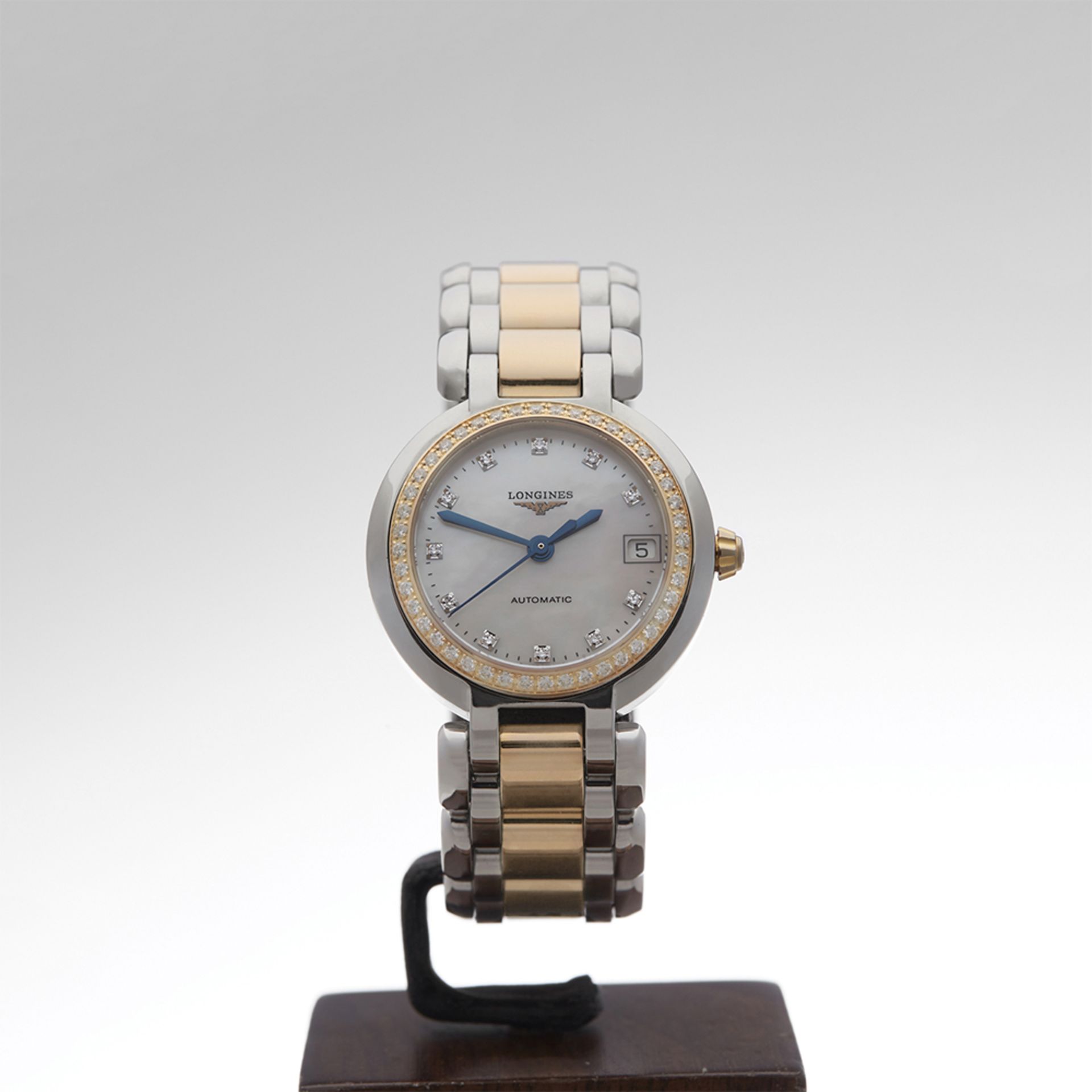 Longines, PrimaLuna 30mm Stainless Steel & 18k Yellow Gold L8.113.5.79.6 - Image 2 of 8