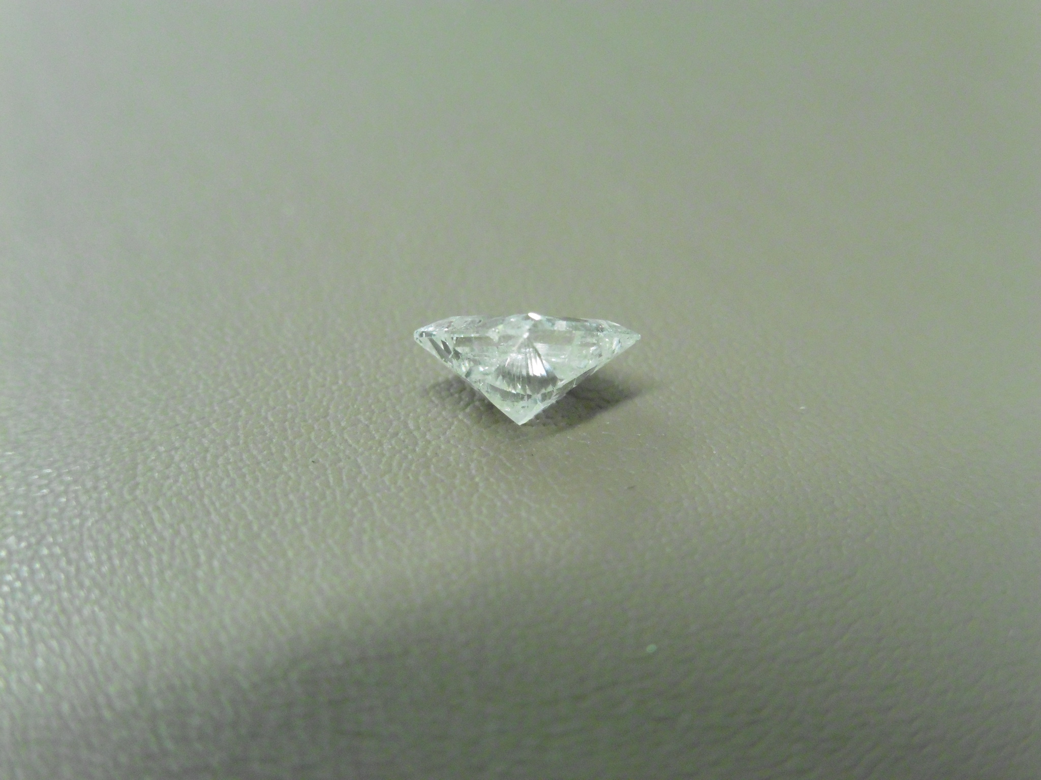 1.01ct enhanced princess cut diamond. H/I colour and I2 clarity. No certification but can be done - Image 2 of 4