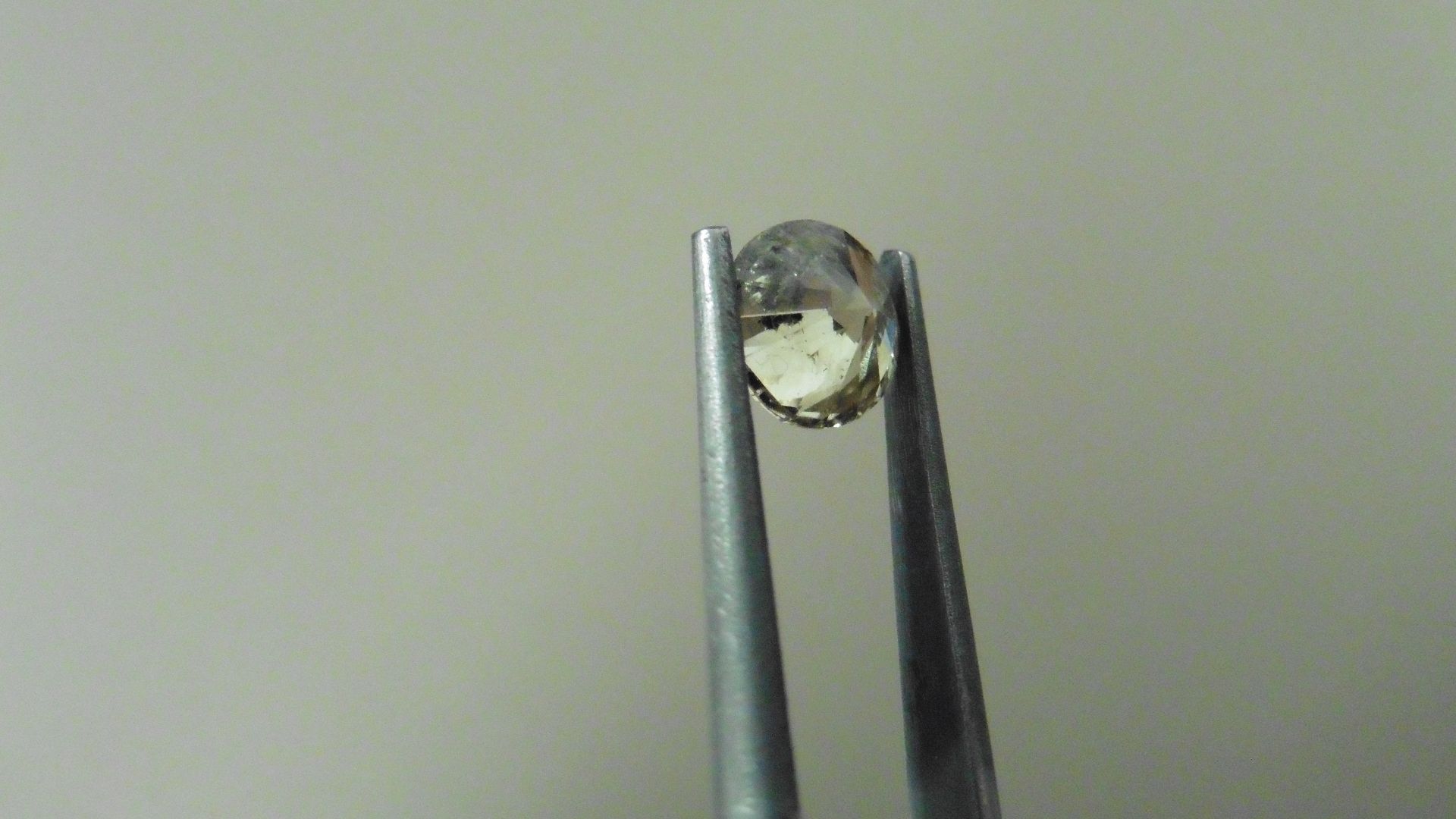 0.92ct natural loose brilliant cut diamond. K colour and I2 clarity. 5.98 x 3.96mm.No - Image 2 of 5