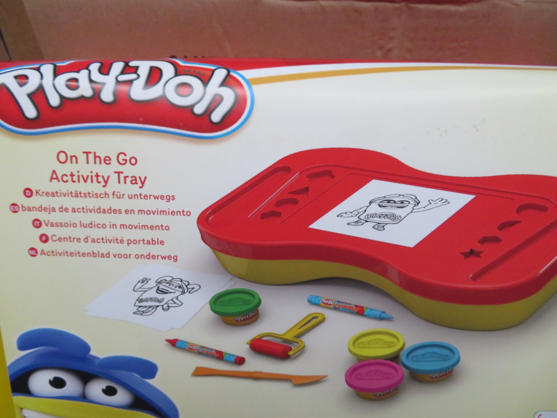 24 x Brand New Play-Doh On The Go Activity Tray - Includes 4 Tubs of Play Doh & Fun Accessories. RRP - Image 3 of 3