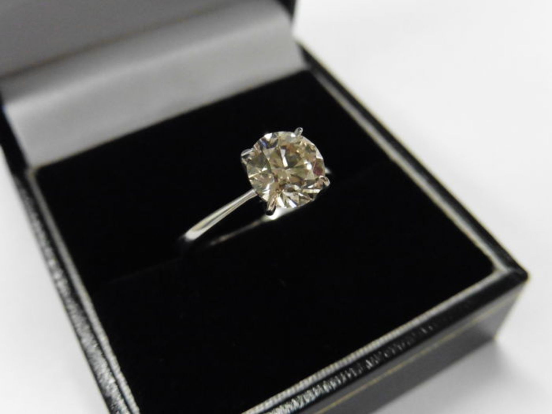 1.52ct diamond solitaire ring set in platinum. WGI certification - 9624102572. K colour and SI1 - Image 3 of 4