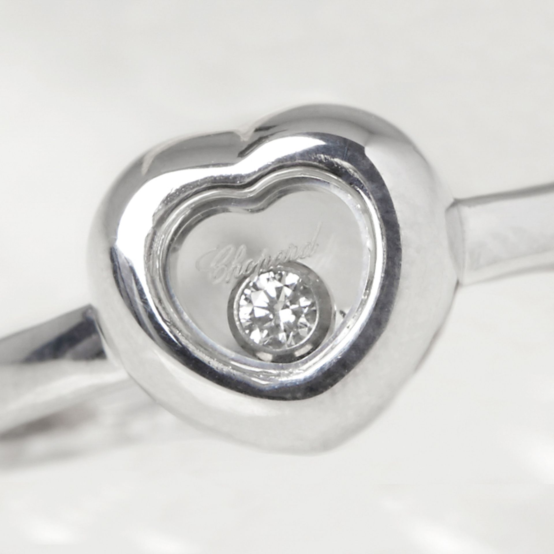 Chopard 18k White Gold Heart Small Happy Diamonds Ring - Image 2 of 8
