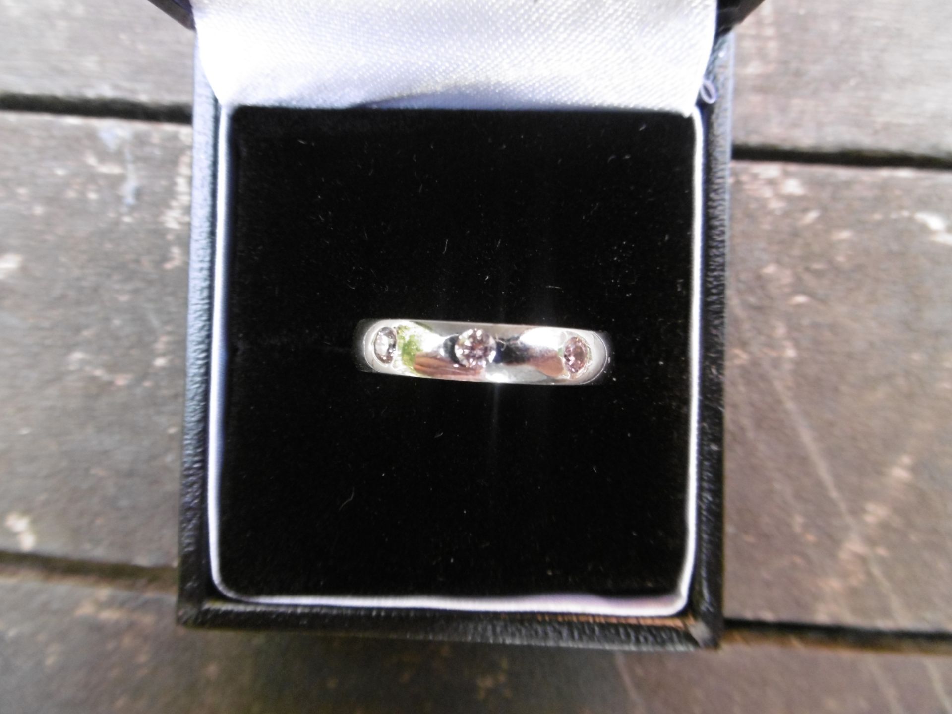 9ct White Gold ring - Image 2 of 3