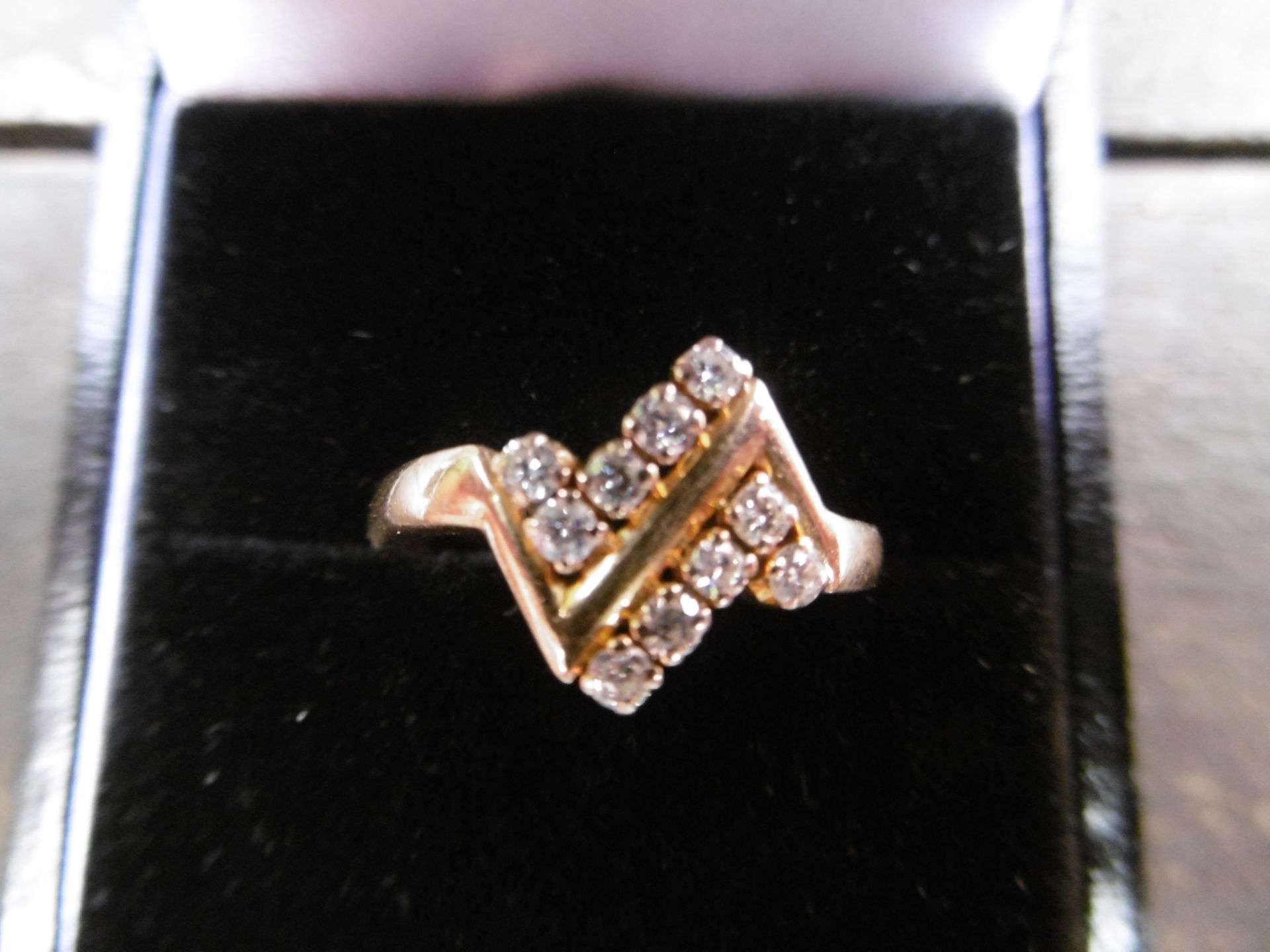 18ct Gold Diamond ring - Image 2 of 2