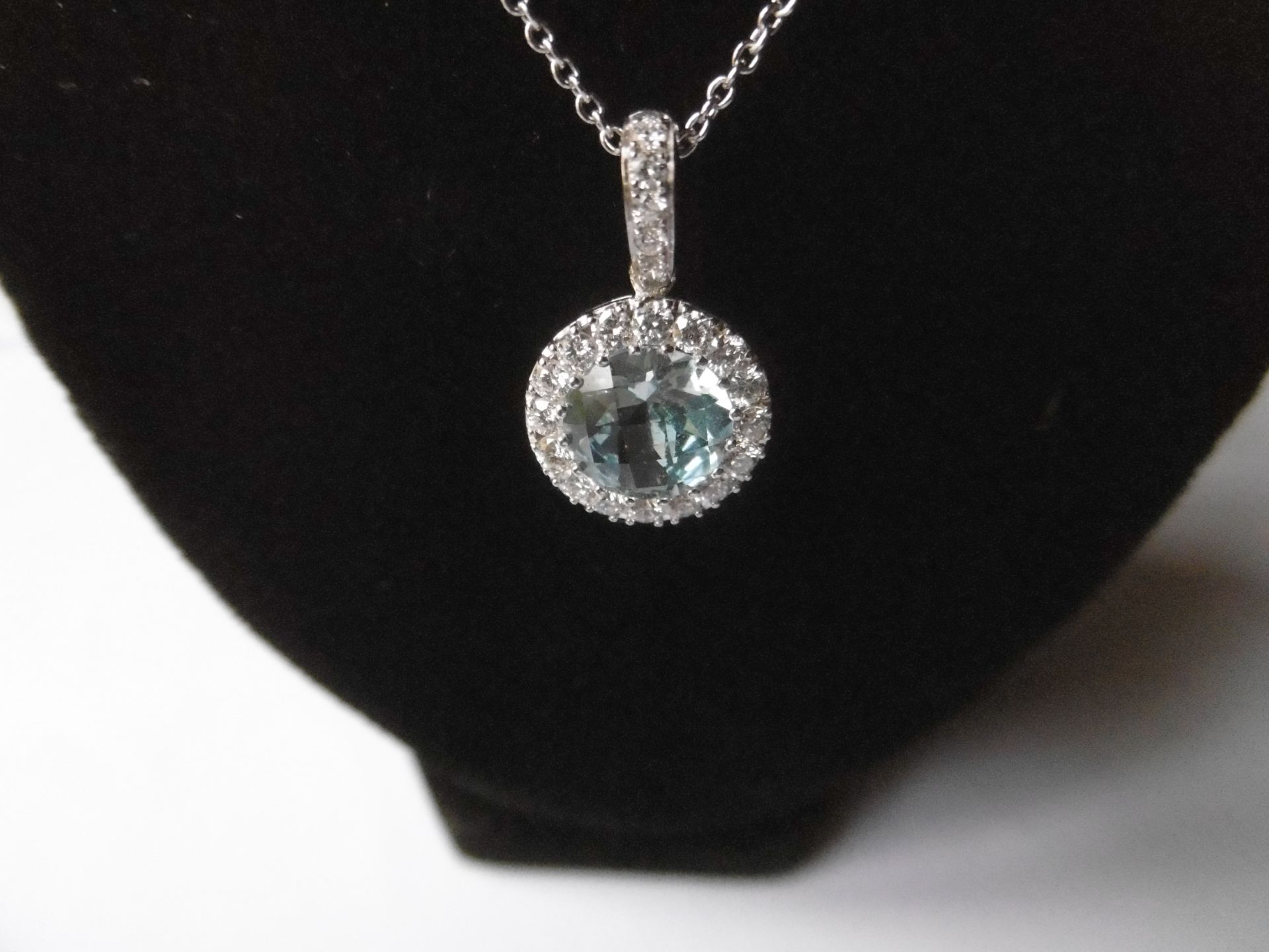 Very Pretty Topaz and Diamond pendant - Image 5 of 5