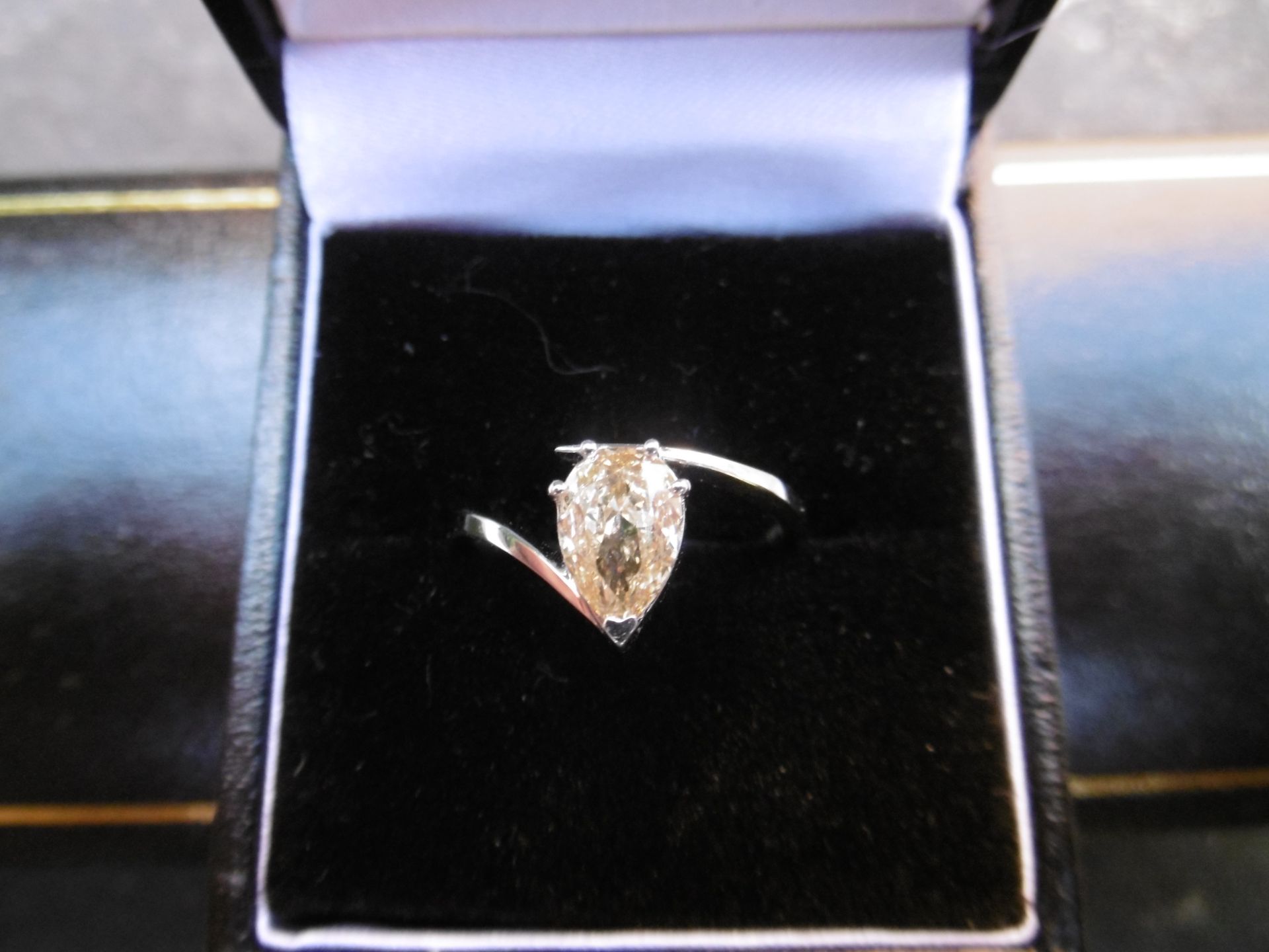 Natural fancy yellow diamond ring - Image 3 of 4