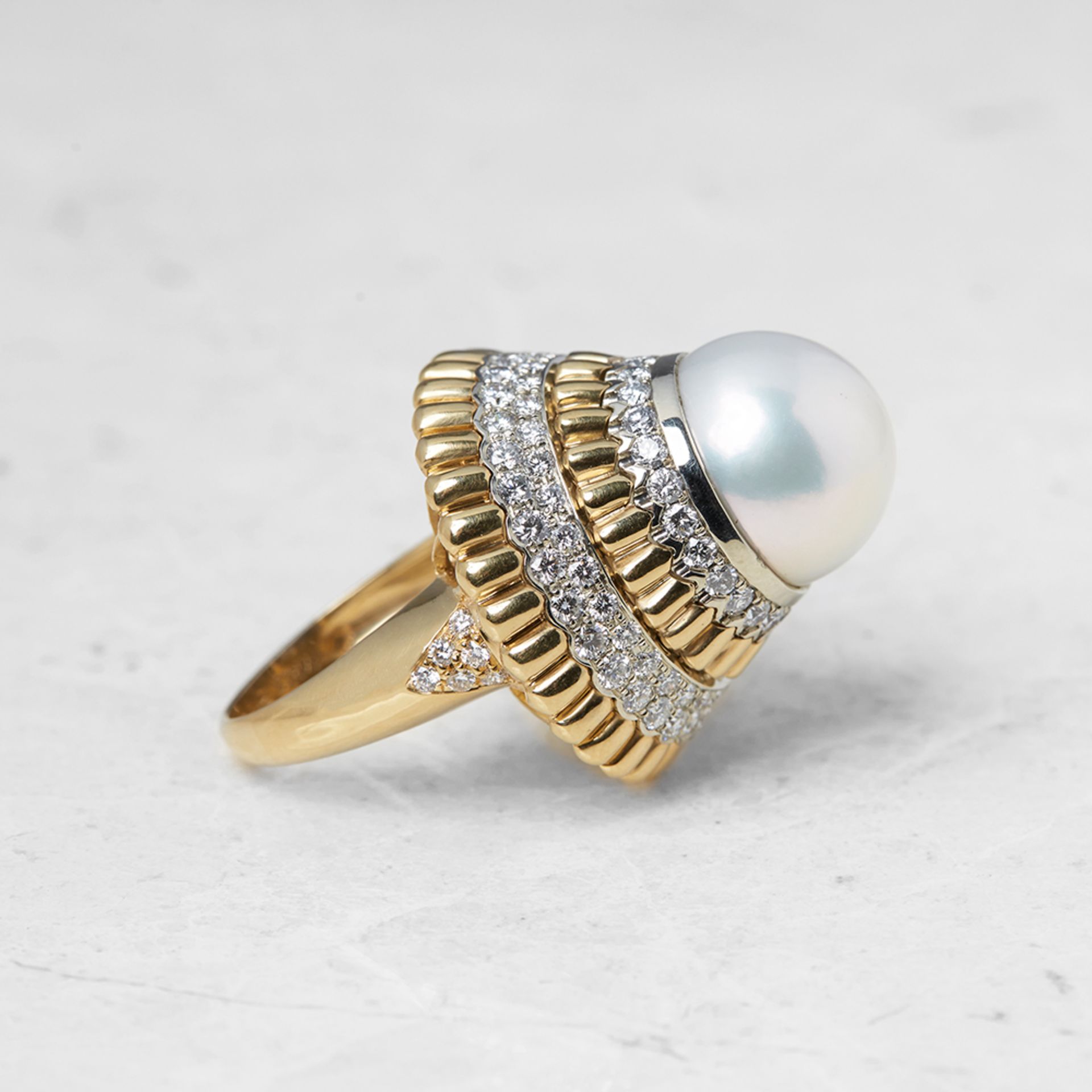 Van Cleef & Arpels 18k Yellow Gold Pearl & Diamond Ring with Van Cleef & Arpels Pouch - Image 3 of 10