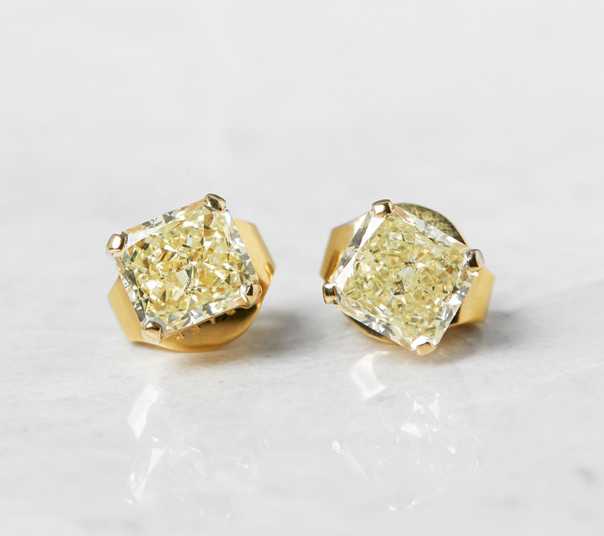 Graff Diamonds 18k Yellow Gold 2.66ct Yellow Diamond Stud Earrings with GIA Certification - Image 11 of 15