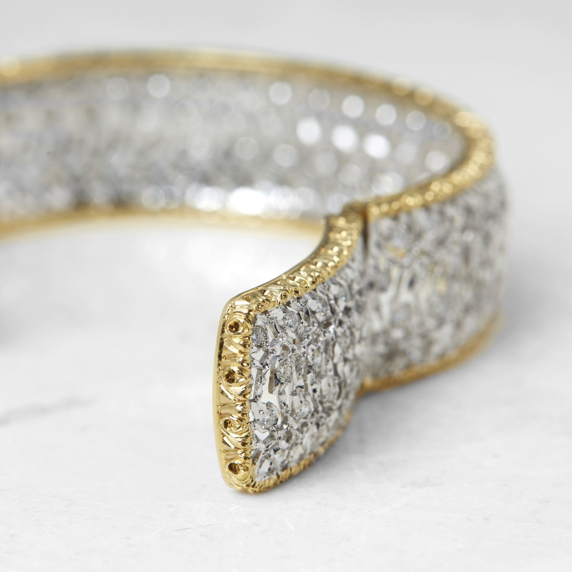 Buccellati 18k White & Yellow Gold 5.00ct Diamond Cuff Bracelet with Presentation Box - Image 5 of 8