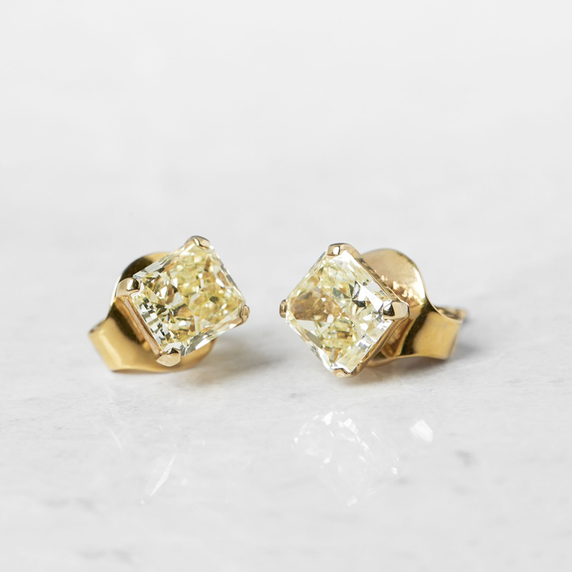 Graff Diamonds 18k Yellow Gold 2.66ct Yellow Diamond Stud Earrings with GIA Certification - Image 3 of 15