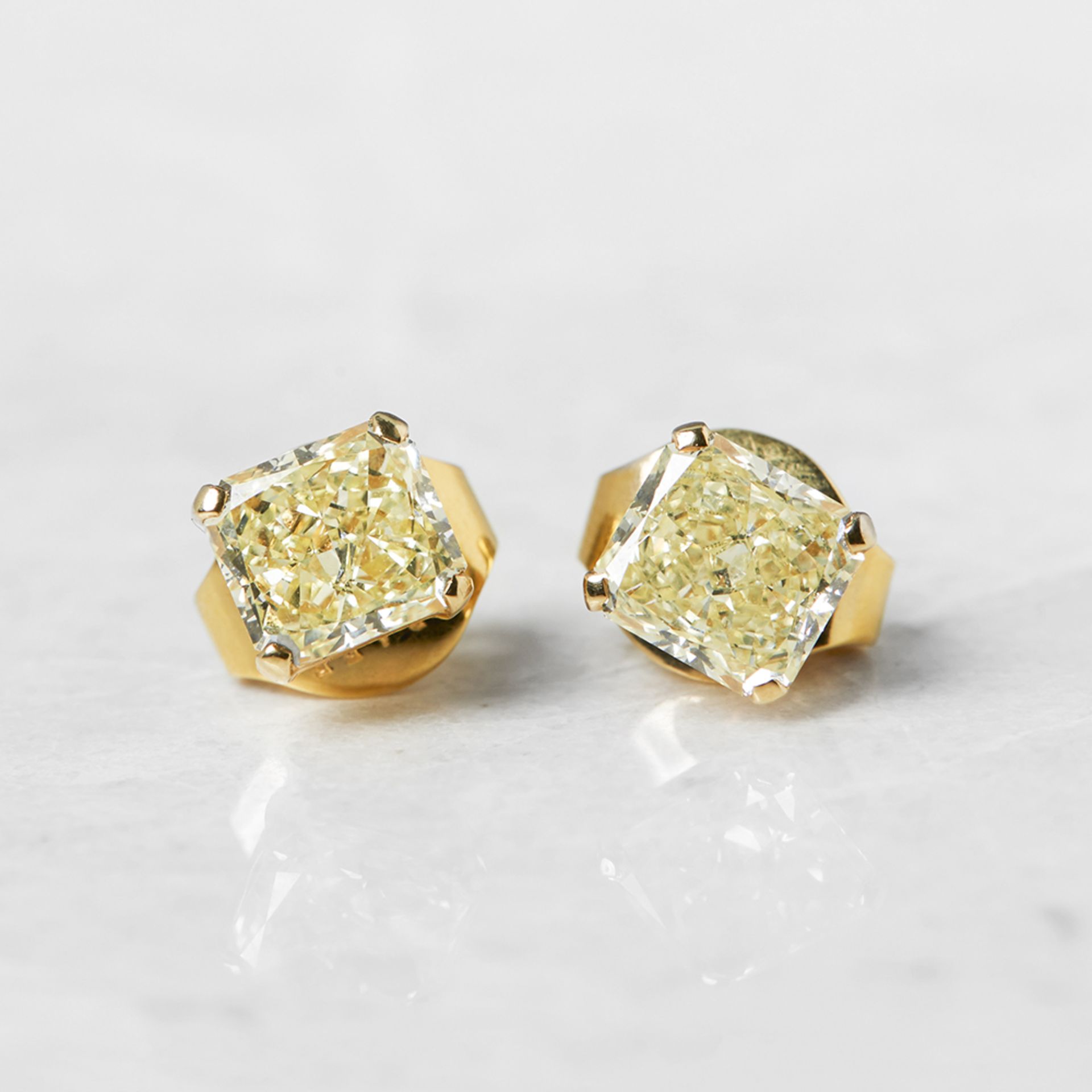 Graff Diamonds 18k Yellow Gold 2.66ct Yellow Diamond Stud Earrings with GIA Certification - Image 5 of 15